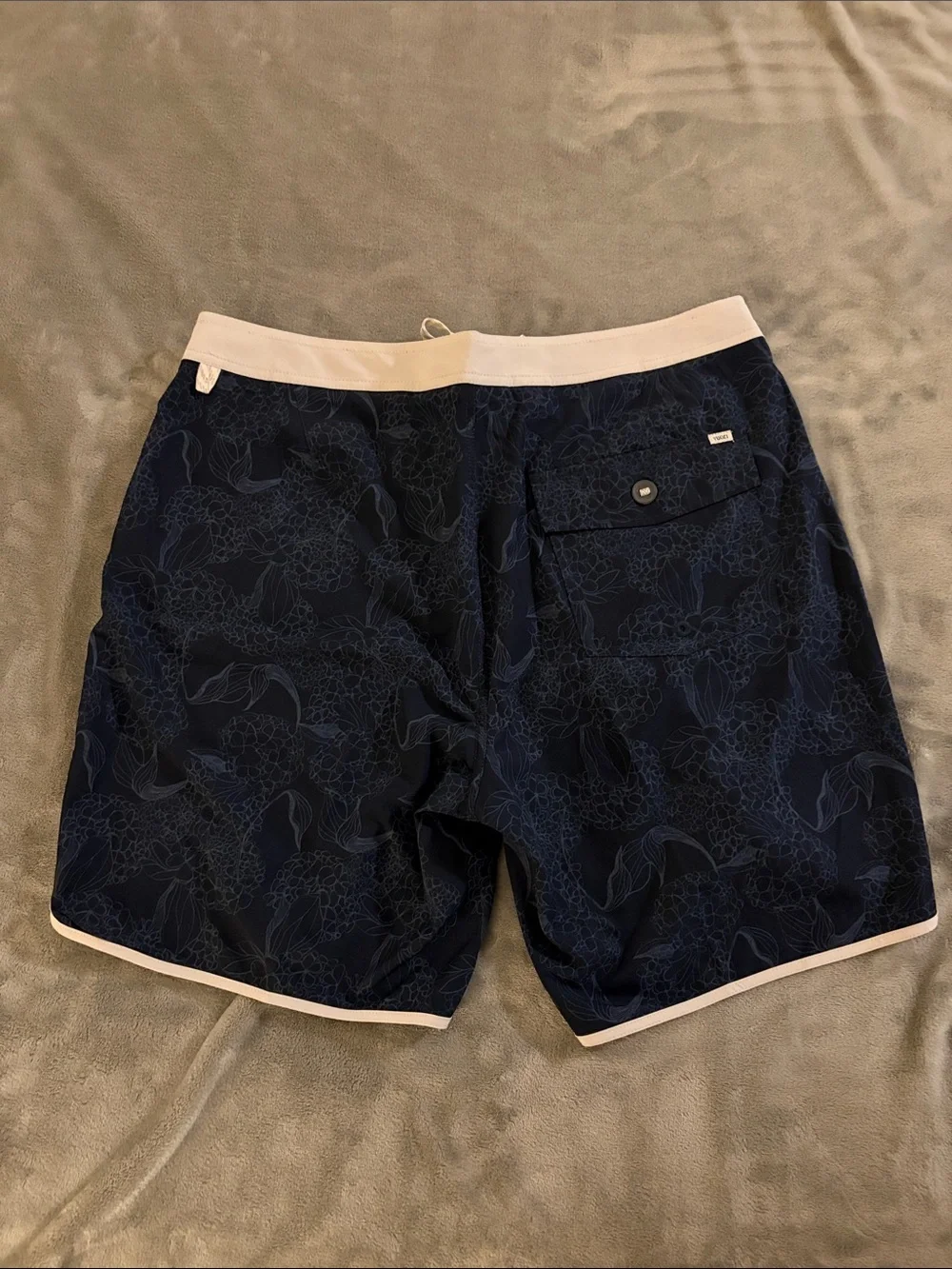 Vuori Navy Floral-Print Swim Cruise Board Shorts 7” with White Trim